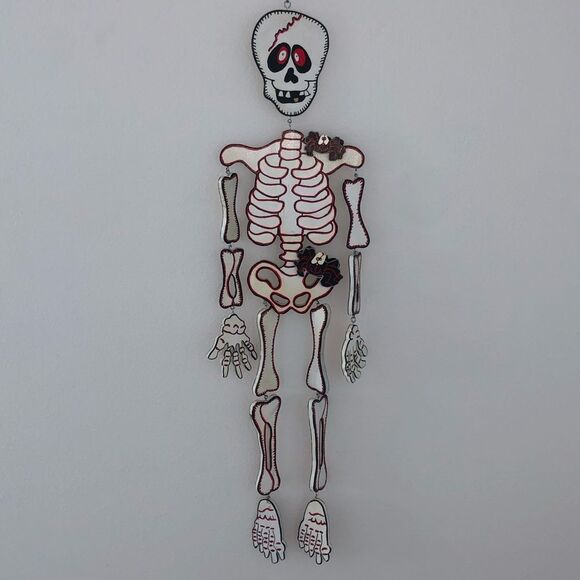 HALLOWEEN HANGING WOODEN PAINTED SKELETON WITH SPIDERS - Picture 2 of 16